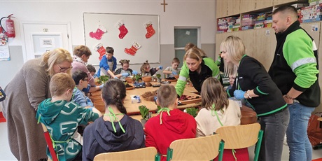 DZIECIAKI SADZENIAKI