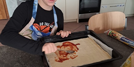 Powiększ grafikę: dzien-pizzy-w-klasie4b-422143.jpg