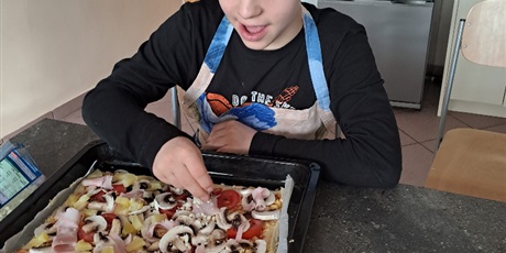 Powiększ grafikę: dzien-pizzy-w-klasie4b-422148.jpg