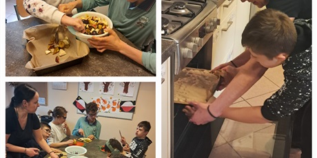 Powiększ grafikę: Kolaż trzech zdjęć, na których uczniowie przygotowują owoce pod kruszonką.