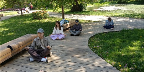 JOGA W PARKU...