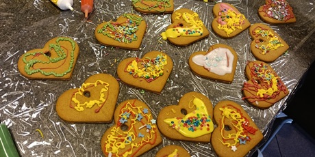 Powiększ grafikę: Pierniki ozdobione przez uczniów.